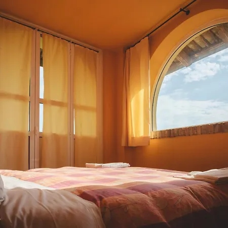 Casa Del Sole 카스타뇰레 란제